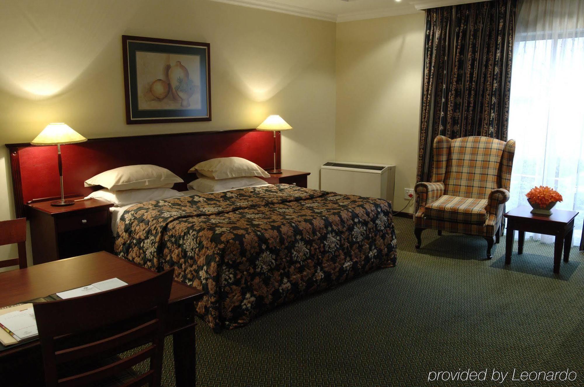 Courtyard Hotel Sandton Johannesburgo Exterior foto